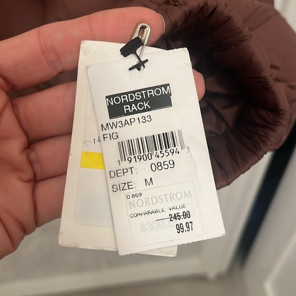 Quilted puffer; light-medium weight - Picture 4 of 7